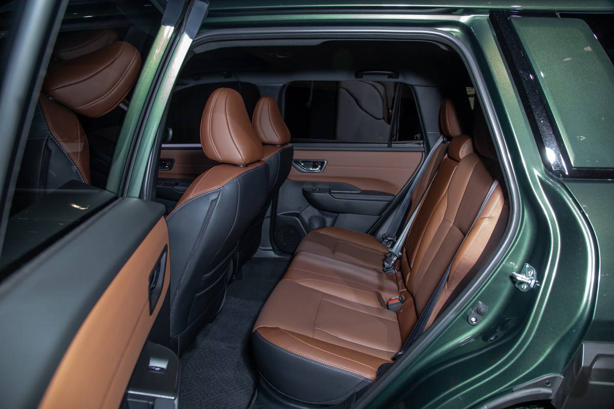 subaru outback 2026 18 interior backseat cas jpg