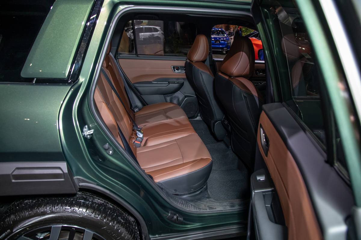 subaru outback 2026 20 interior backseat cas jpg