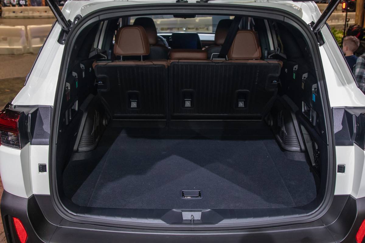 subaru outback 2026 21 interior cargo cas scaled jpg