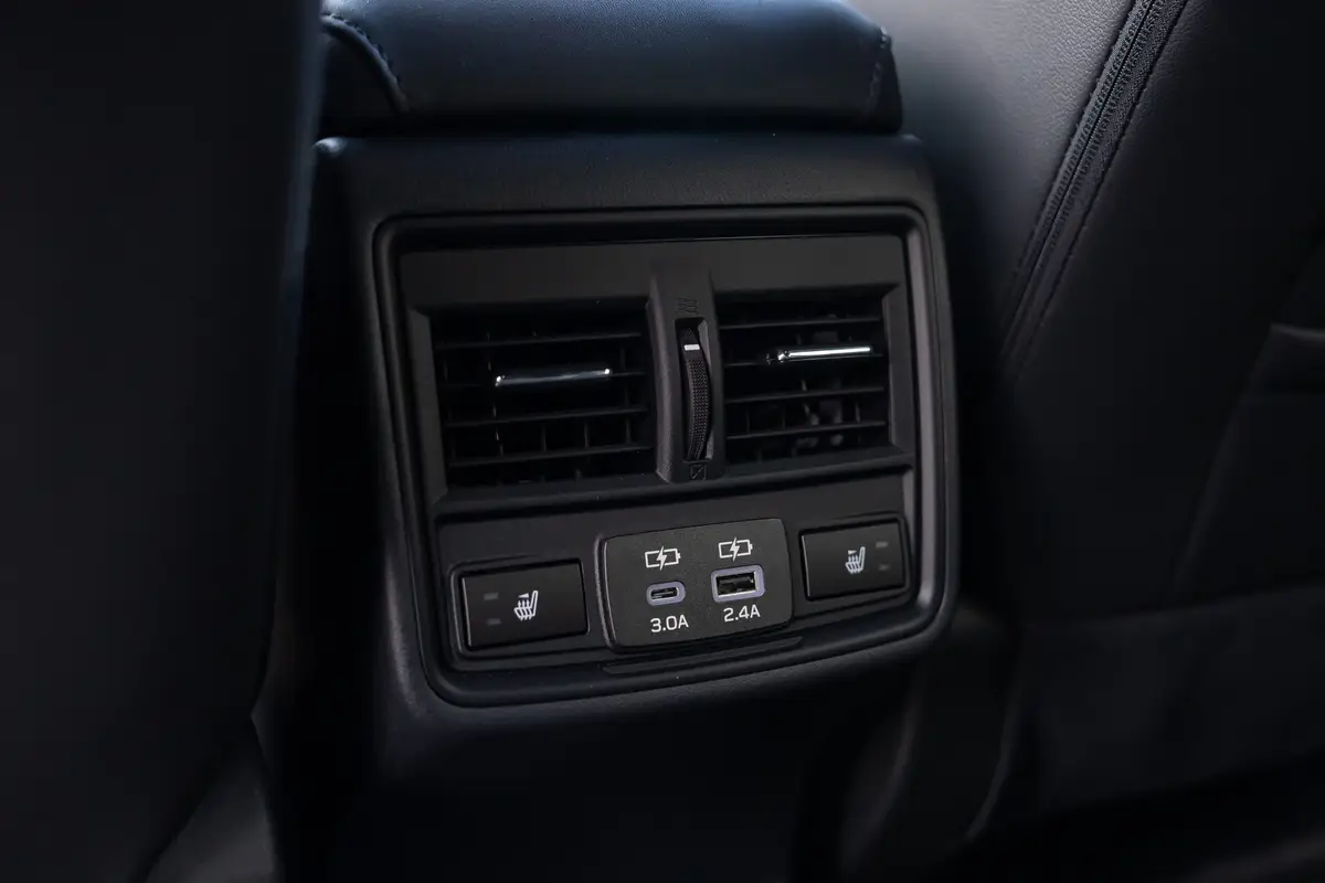 subaru outback 2026 32 interior backseat usb scaled jpg