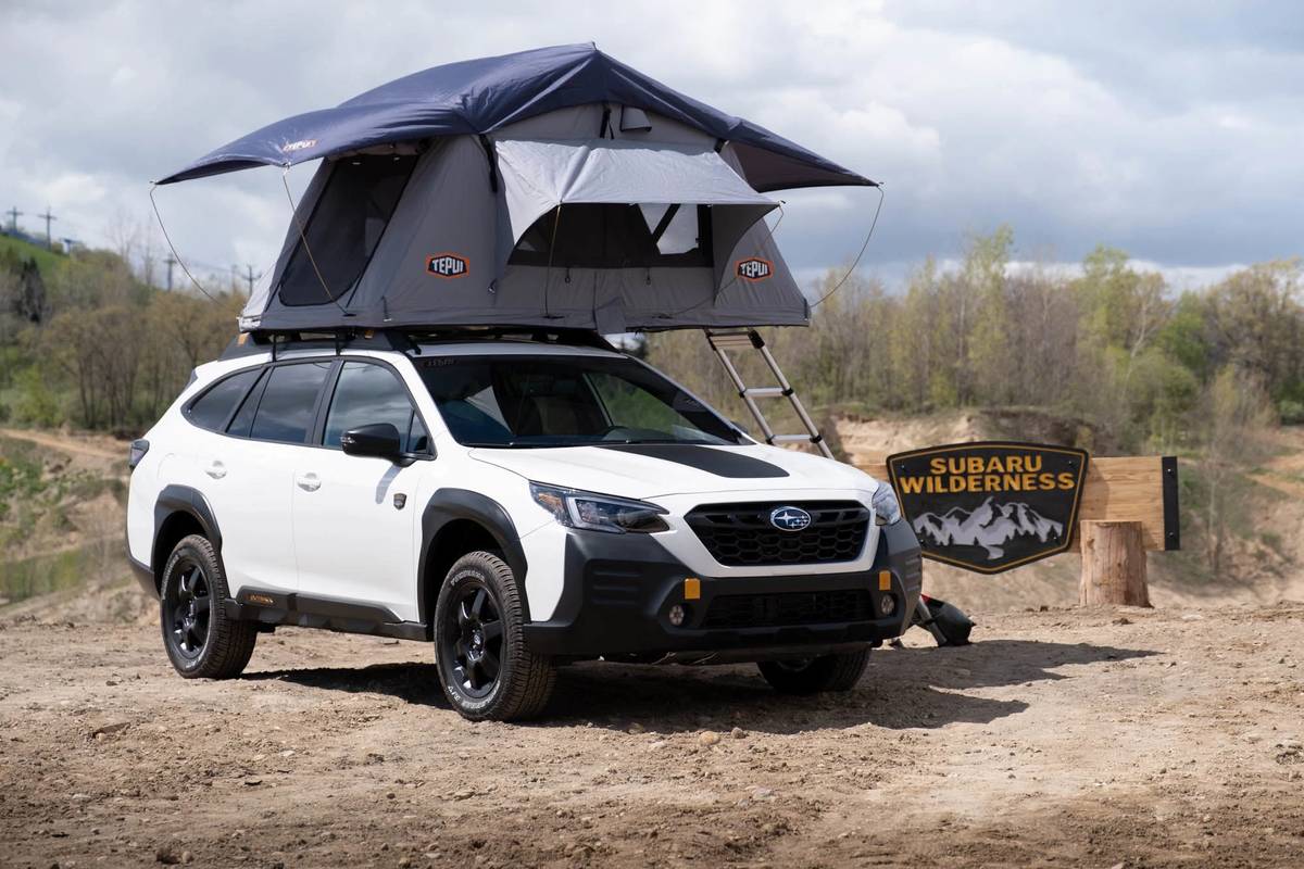 subaru-outback-wilderness-2022-02-angle--camping--exterior--front--white.jpg