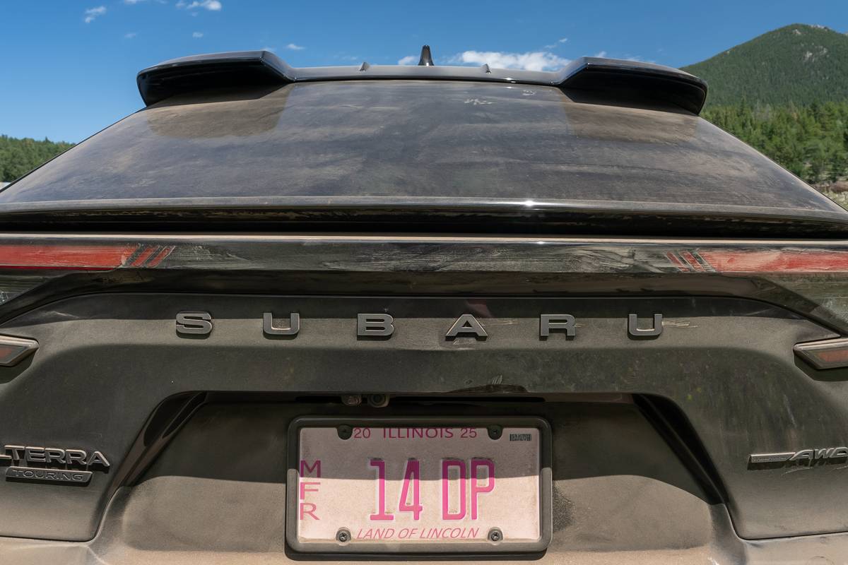 subaru solterra 2026 20 exterior rear badge jpg