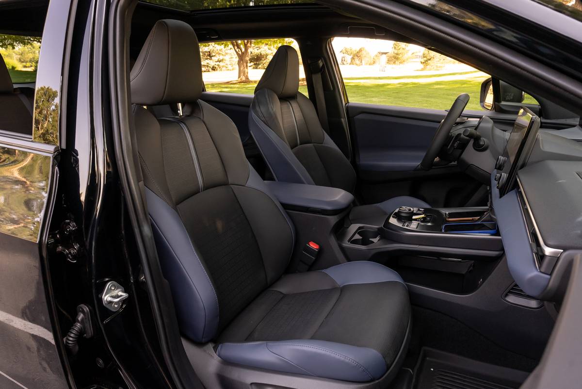 subaru solterra 2026 27 interior front row seat jpg
