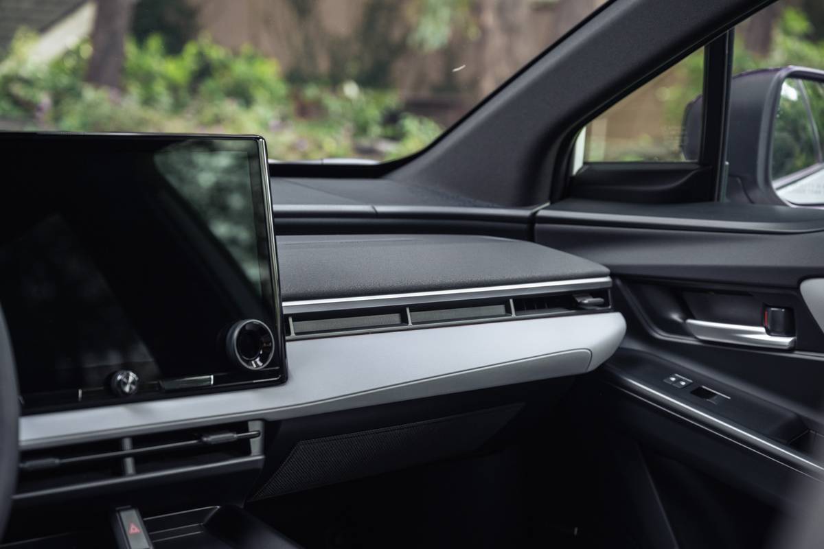 subaru solterra 2026 29 interior dashboard jpg