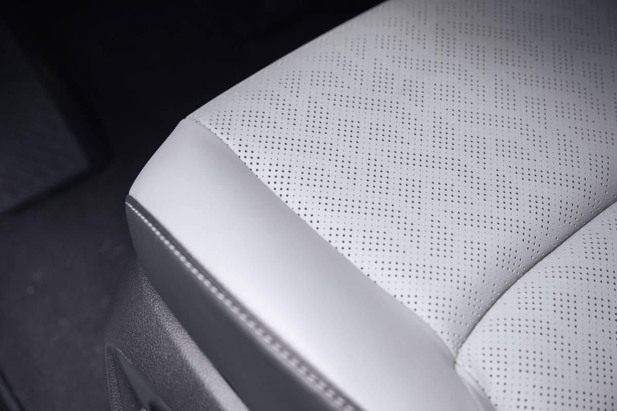 subaru solterra 2026 31 interior seat jpg