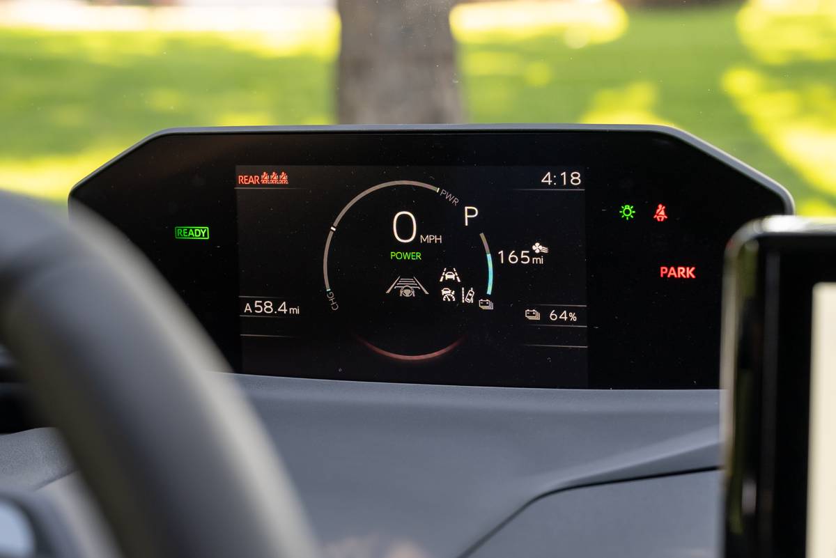 subaru solterra 2026 32 interior instrument panel jpg