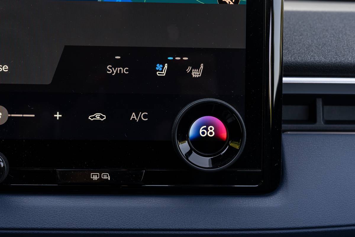 subaru solterra 2026 45 interior climate control jpg