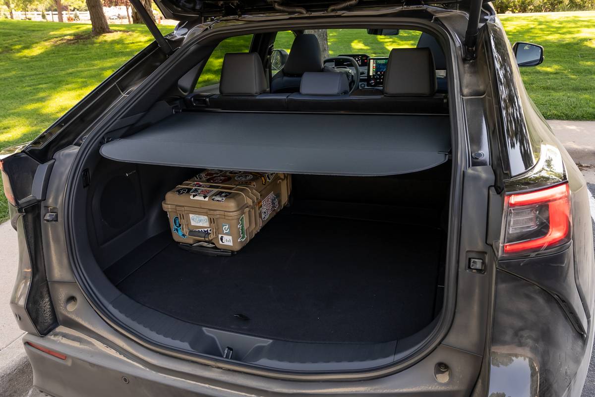subaru solterra 2026 64 interior cargo jpg