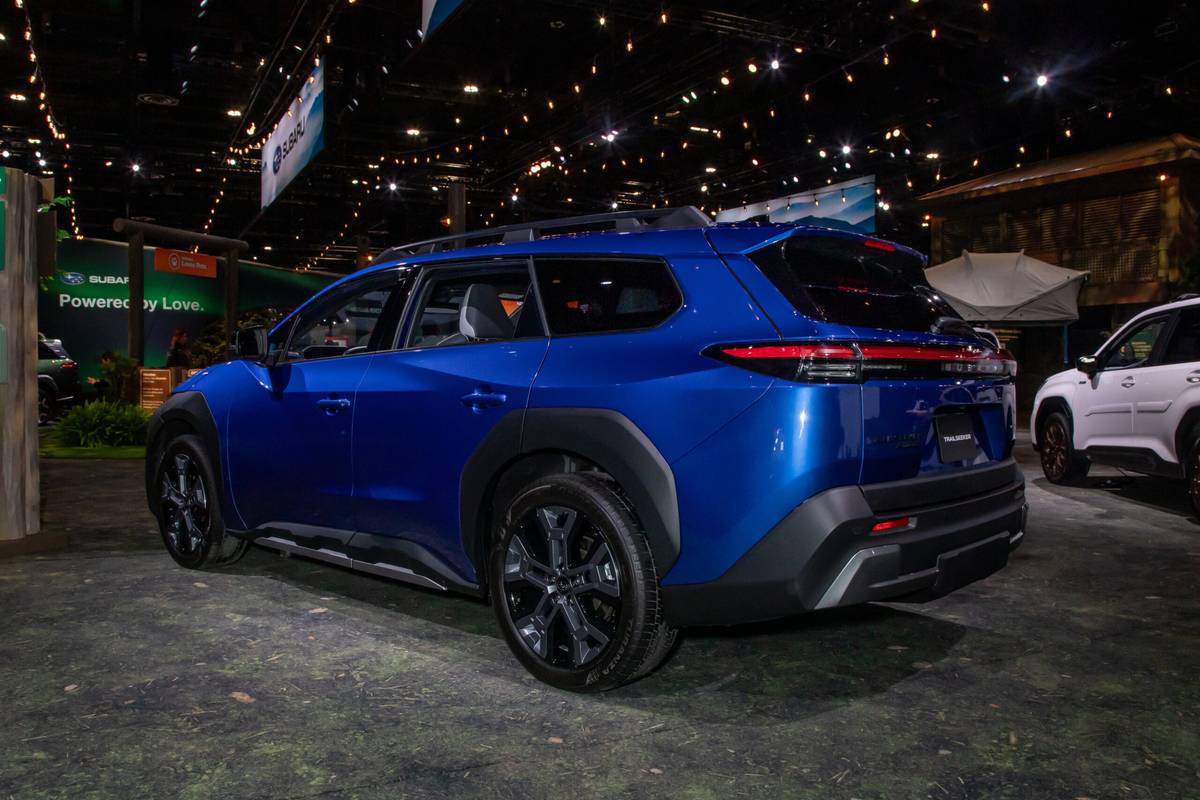 subaru trailseeker 2026 02 exterior rear angle scaled jpg