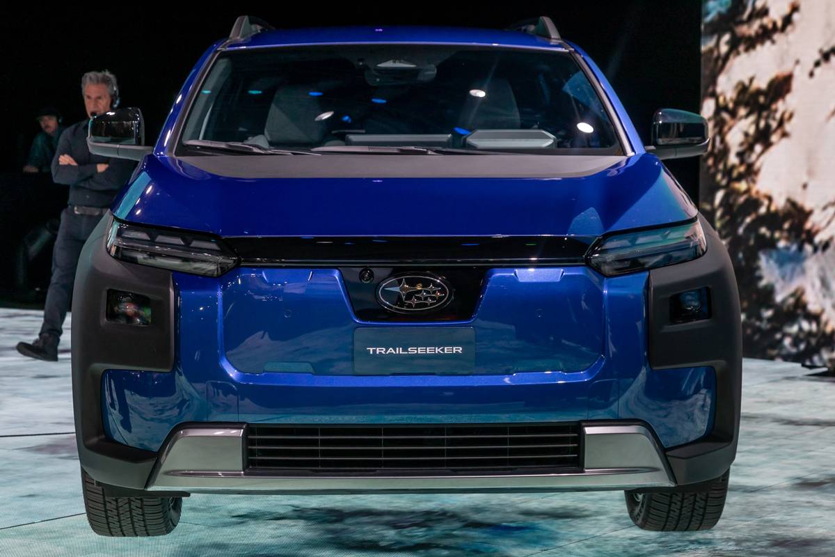 subaru trailseeker 2026 04 exterior front jpg