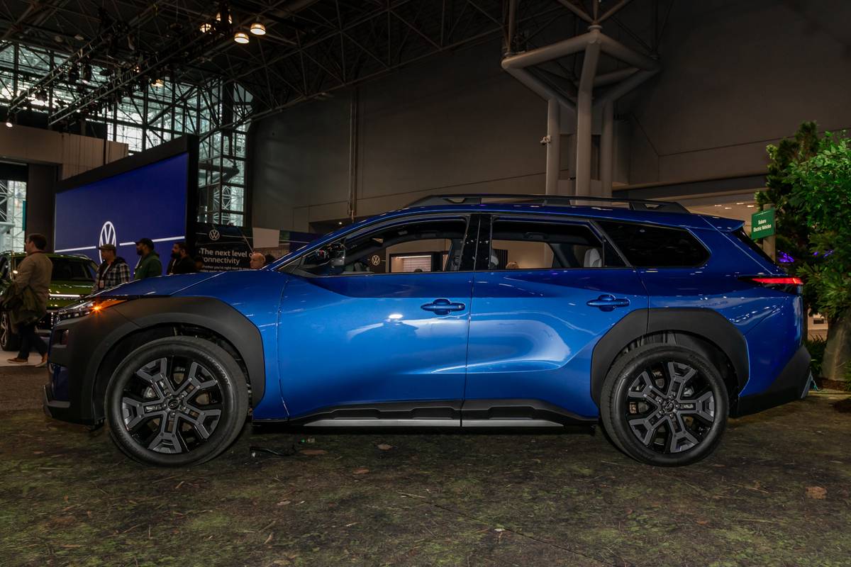 subaru trailseeker 2026 09 exterior profile jpg