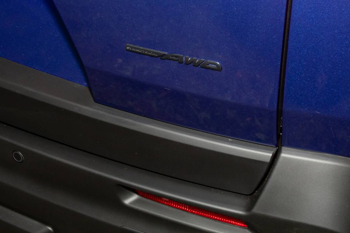 subaru trailseeker 2026 16 exterior rear badge jpg