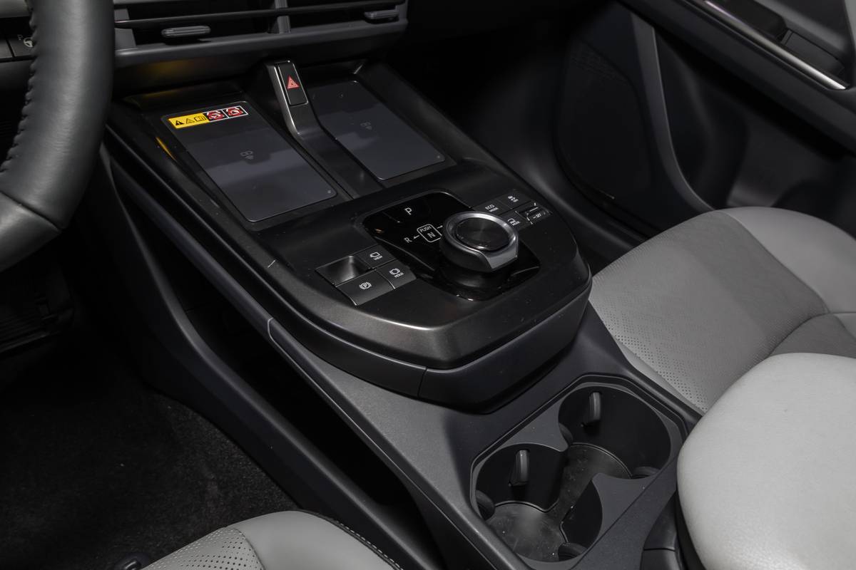 subaru trailseeker 2026 26 interior center console jpg