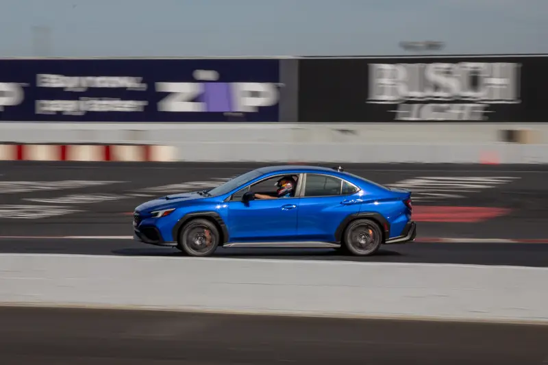 subaru-wrx-ts-2025-03-exterior-dynamic-profile