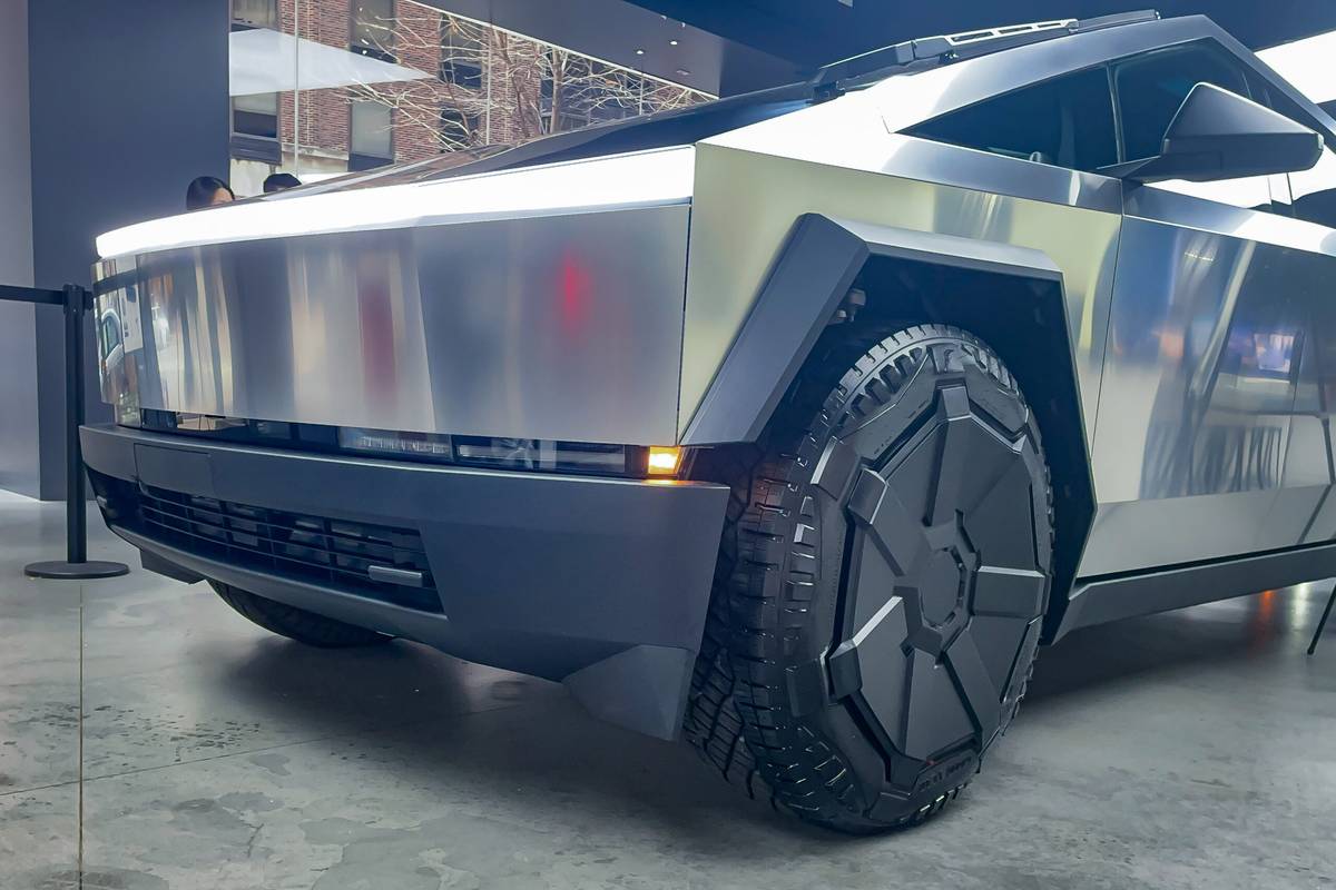 tesla cybertruck 2023 06 exterior front angle scaled jpg