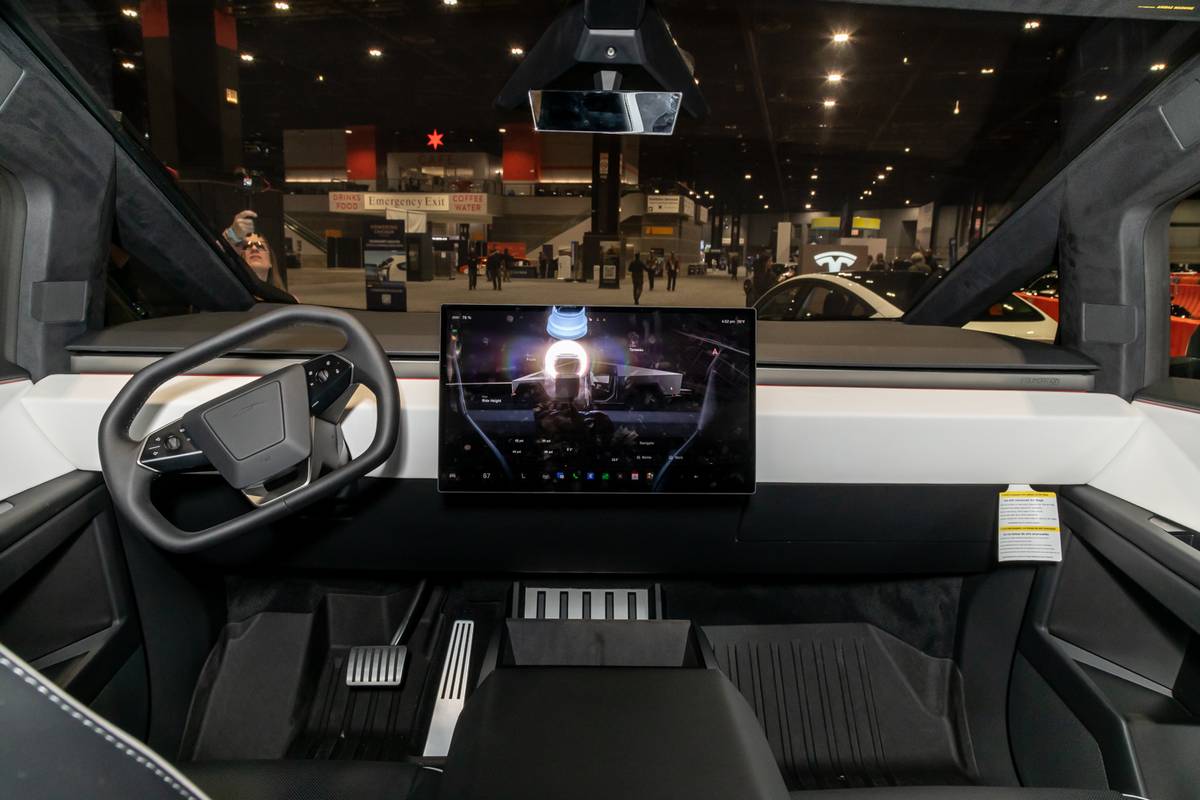 tesla cybertruck 2024 10 interior front row jpg