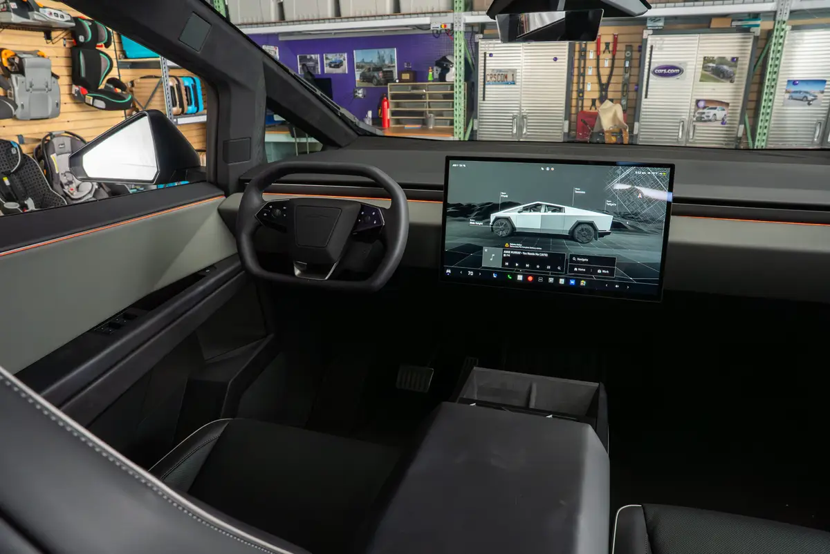 2025 Tesla Cybertruck