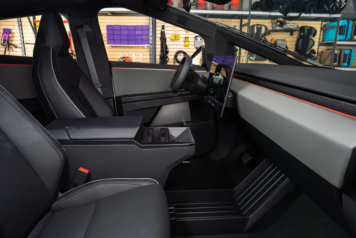 2025 Tesla Cybertruck