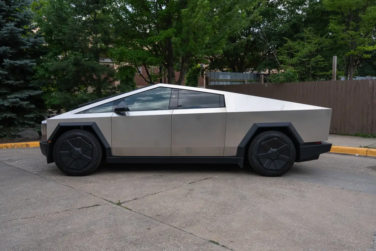 2025 Tesla Cybertruck
