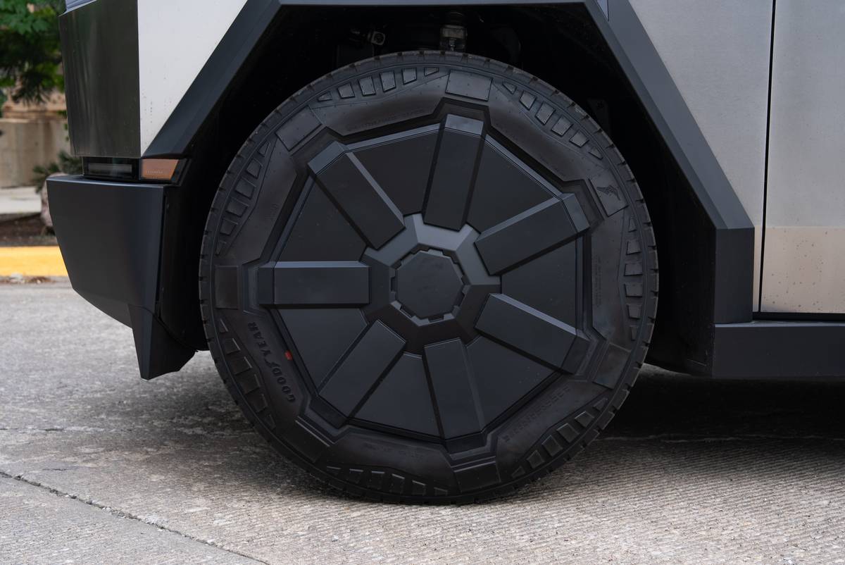 2025 Tesla Cybertruck
