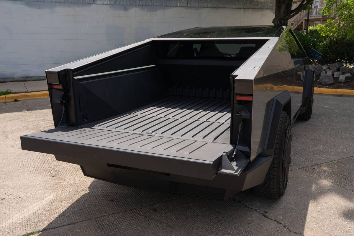 2025 Tesla Cybertruck