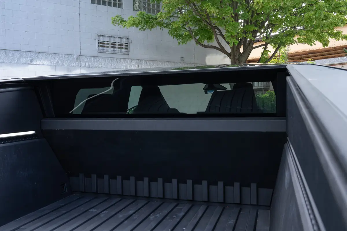 2025 Tesla Cybertruck