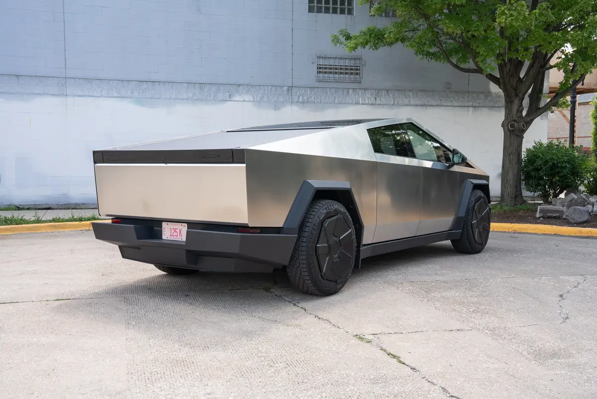 2025 Tesla Cybertruck