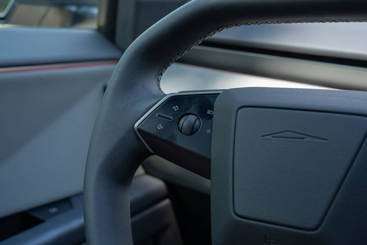 2025 Tesla Cybertruck