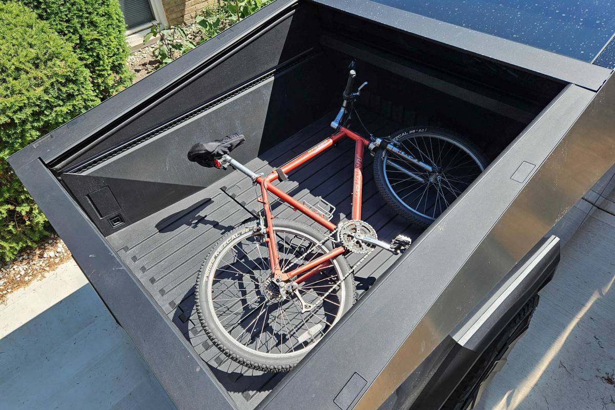 2025 Tesla Cybertruck
