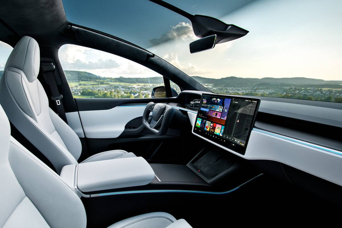tesla model x 2025 interior oem 01 jpg