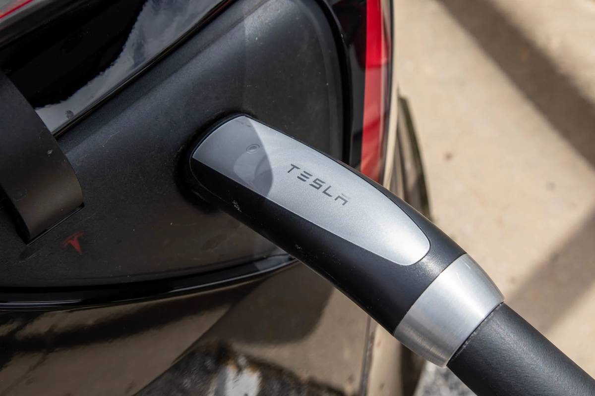 elon-musk-tesla-will-open-supercharger-network-to-other-evs-cars