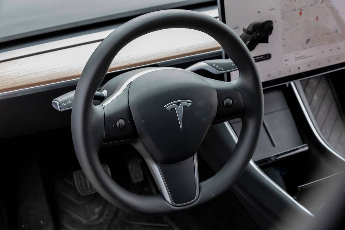 2021 Tesla Model Y Specs, Price, MPG & Reviews