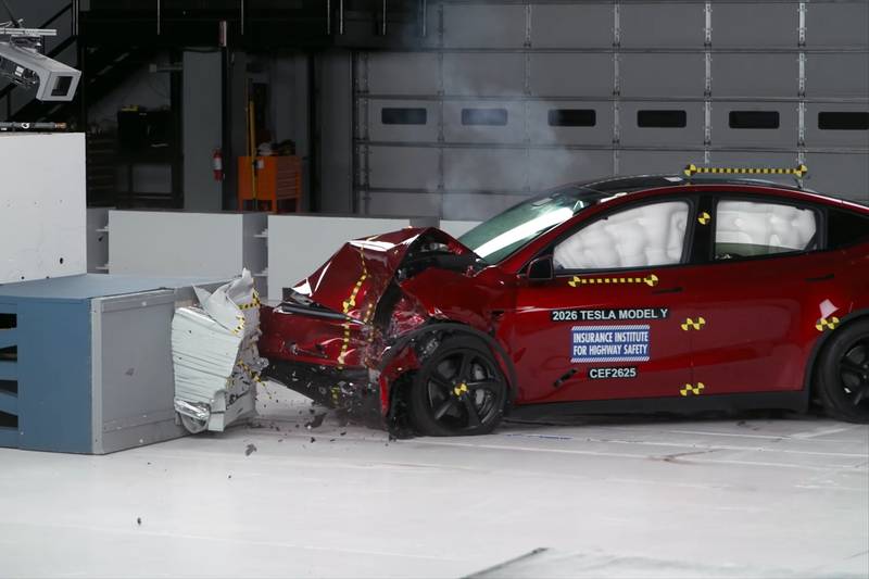 tesla-model-y-2026-exterior-iihs-01