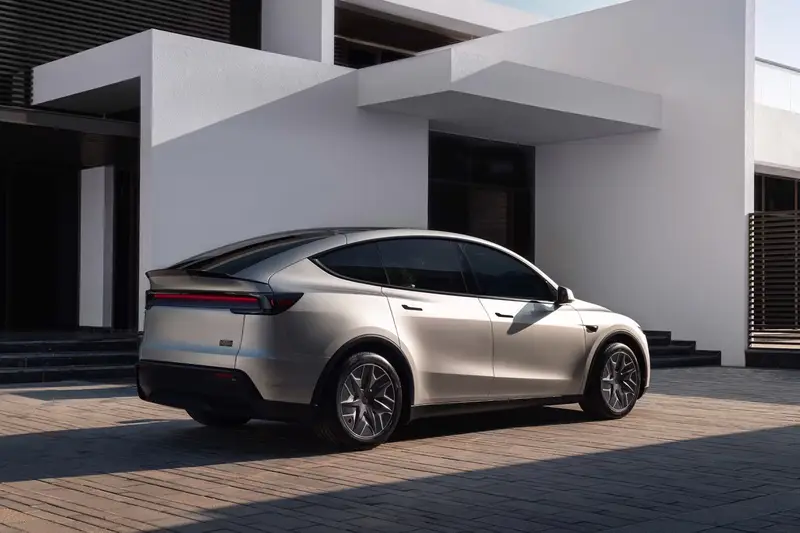tesla-model-y-l-2027-exterior-oem-06