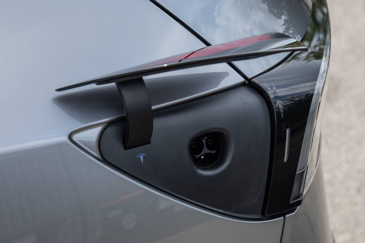 tesla model y long range awd 2025 13 exterior charge port scaled jpg