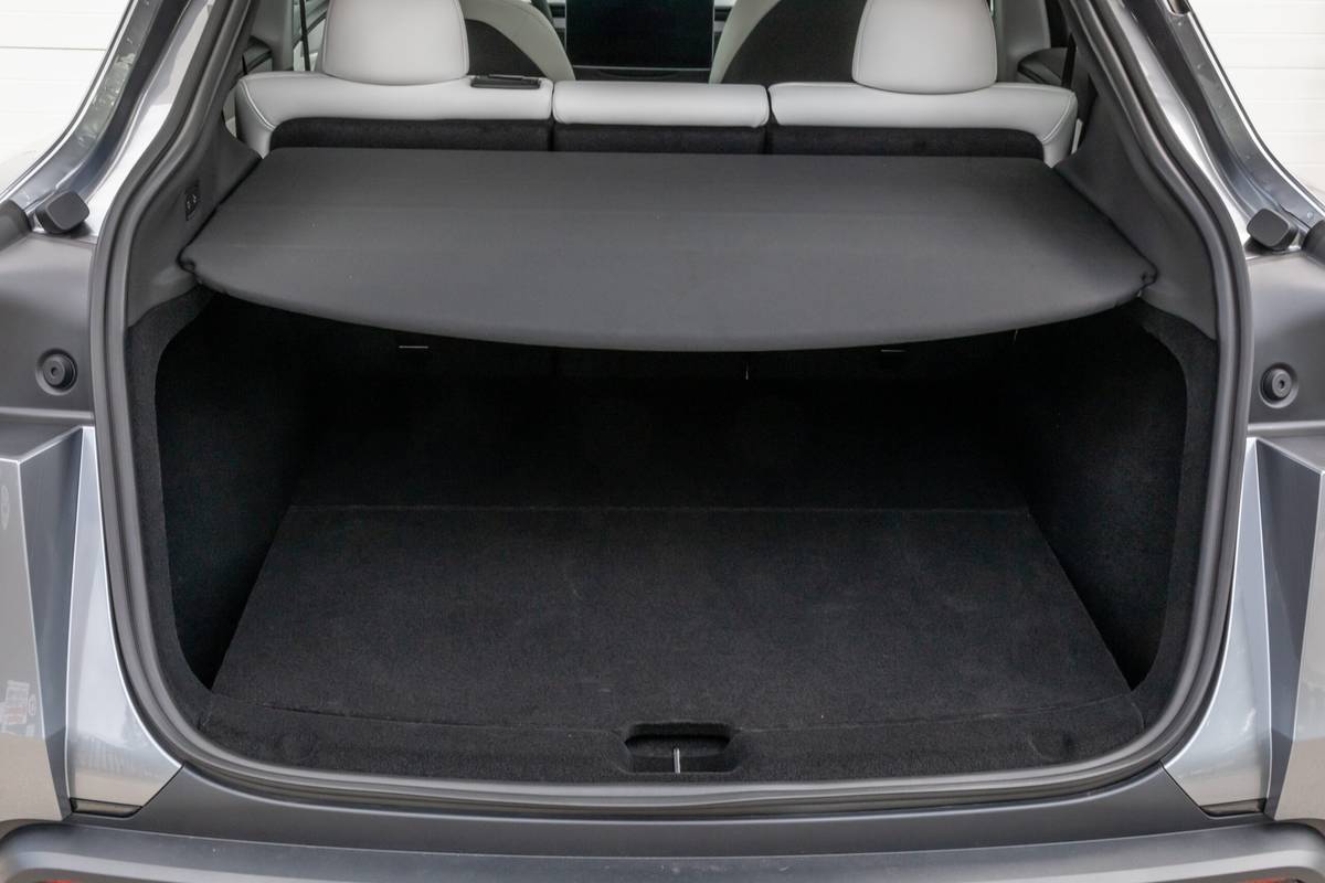 tesla model y long range awd 2025 52 interior cargo scaled jpg