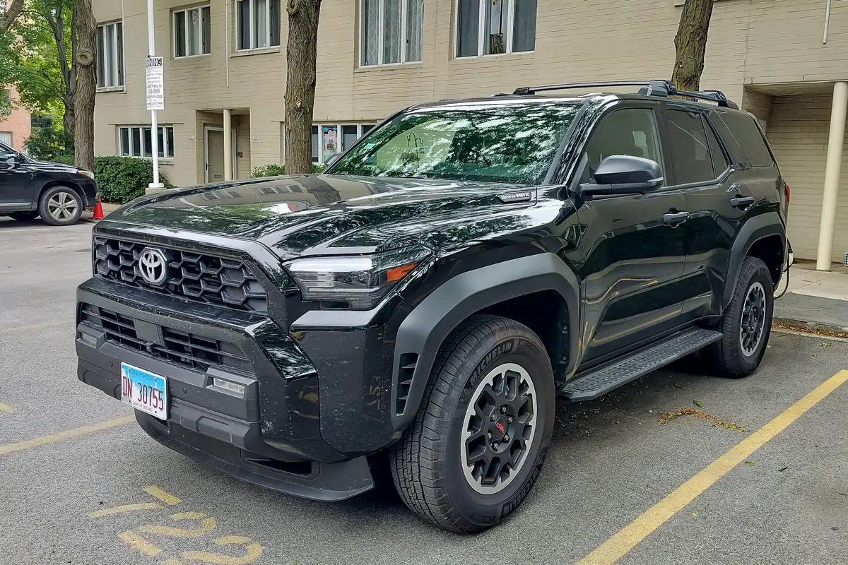 toyota 4runner 2025 02 exterior front angle scaled jpg