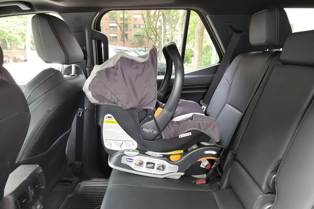 toyota 4runner 2025 interior csc 02 jpg