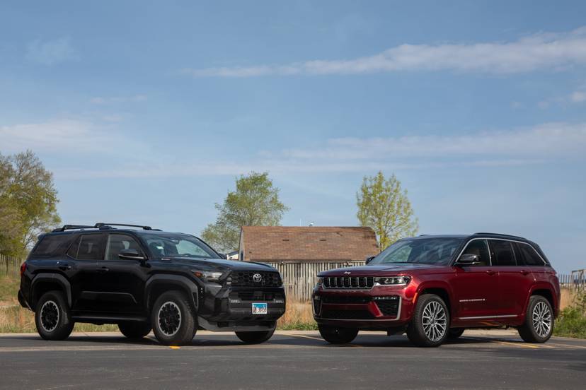 toyota-4runner-2025-jeep-grand-cherokee-2026-01-exterior-group-front-angle