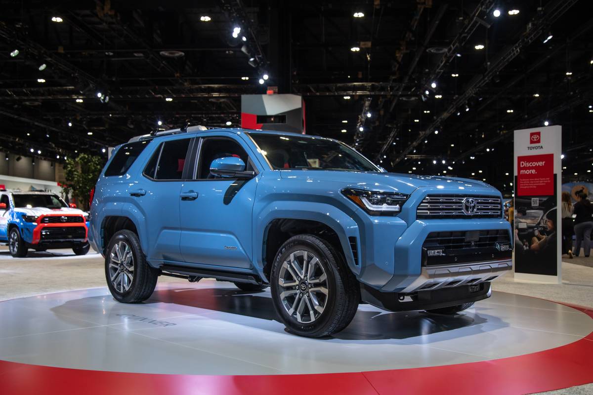 toyota 4runner 4wd limited 2026 01 exterior front angle cas jpg