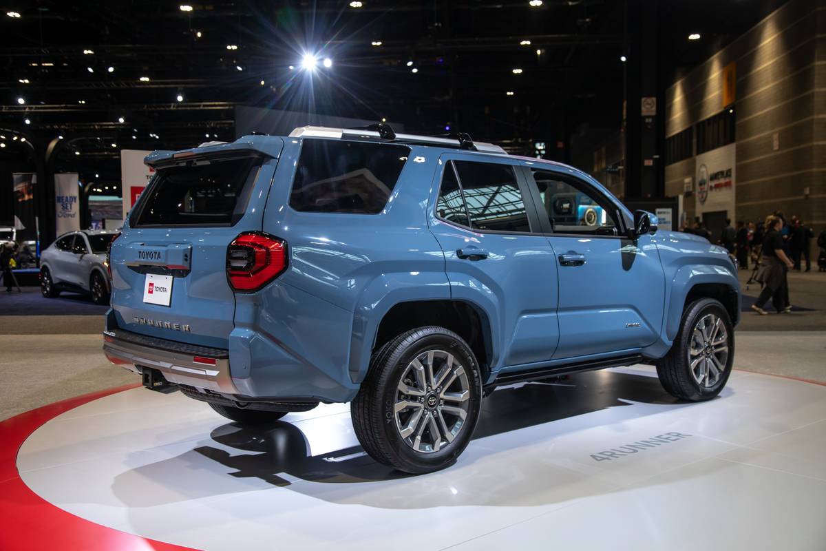 toyota 4runner 4wd limited 2026 11 exterior rear angle cas jpg