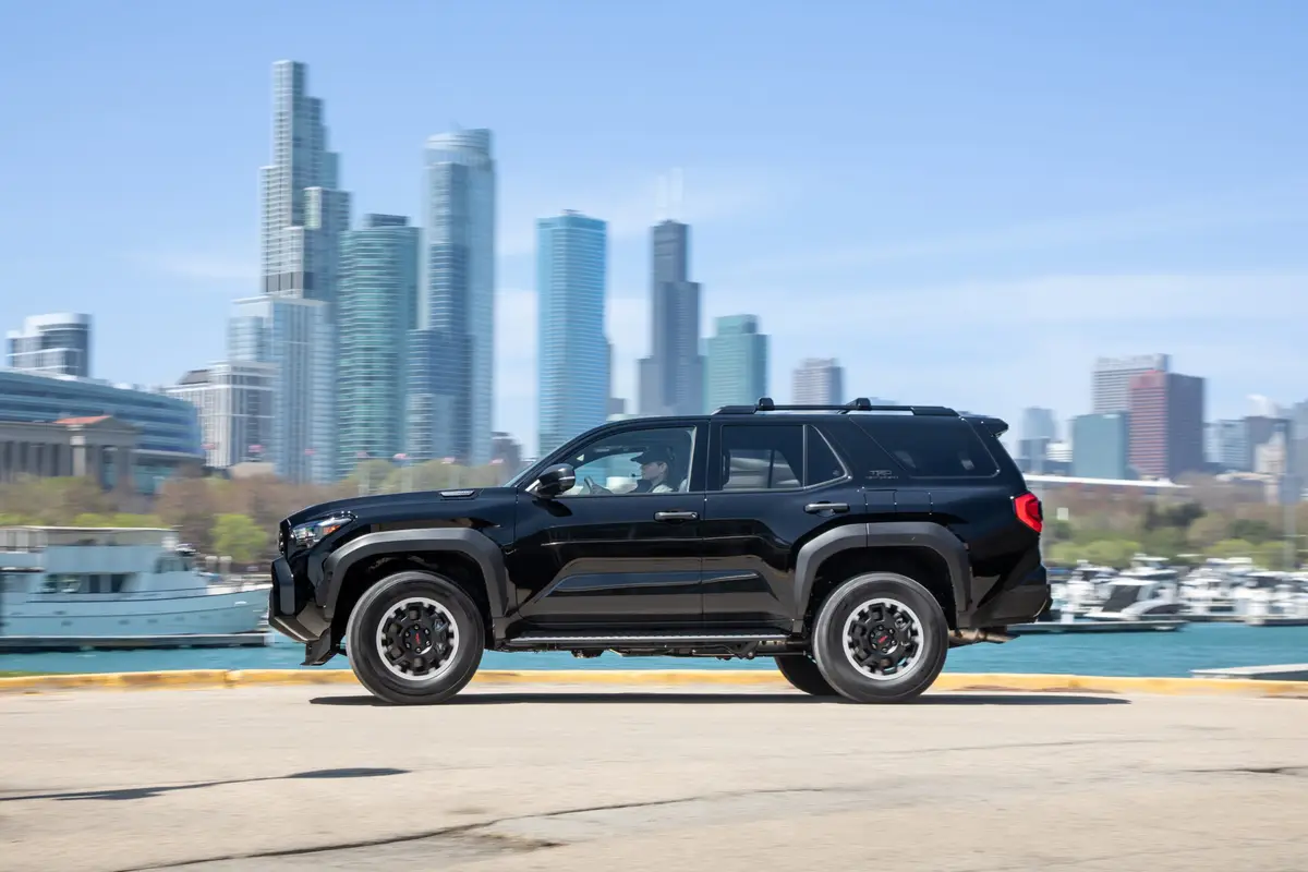 toyota 4runner hybrid trd off road premium 2025 01 exterior dynamic profile scaled jpg