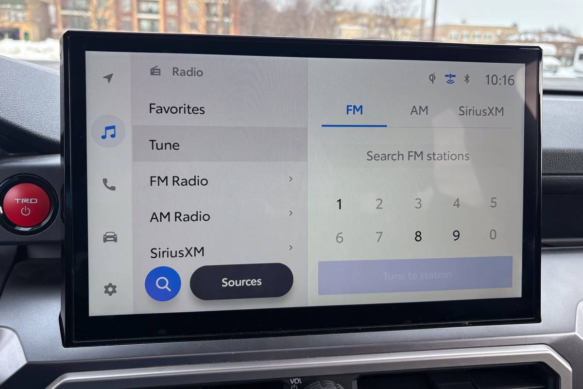 toyota 4runner hybrid trd off road premium 2025 01 interior center stack display scaled jpg