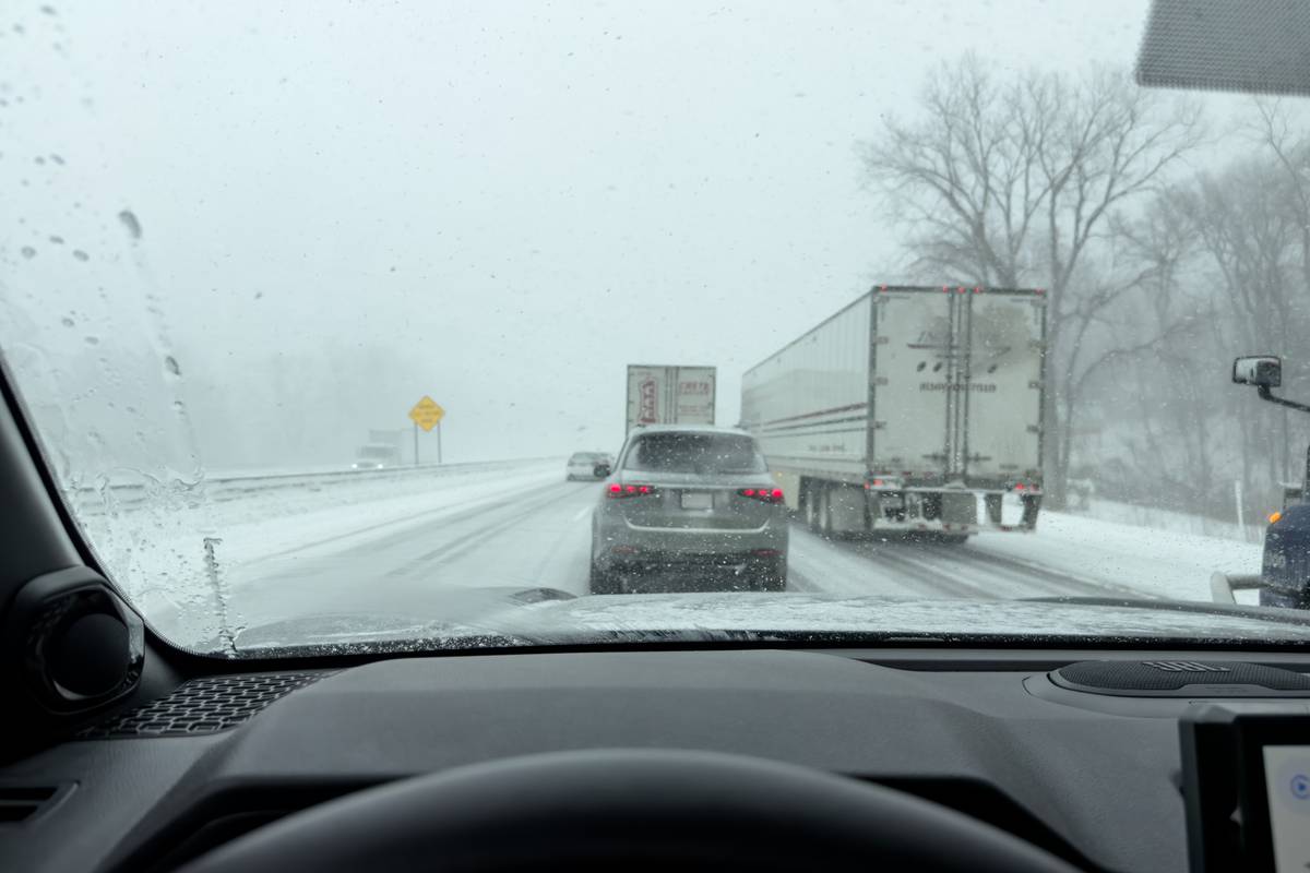 toyota 4runner hybrid trd off road premium 2025 01 interior front row winter driving jpg