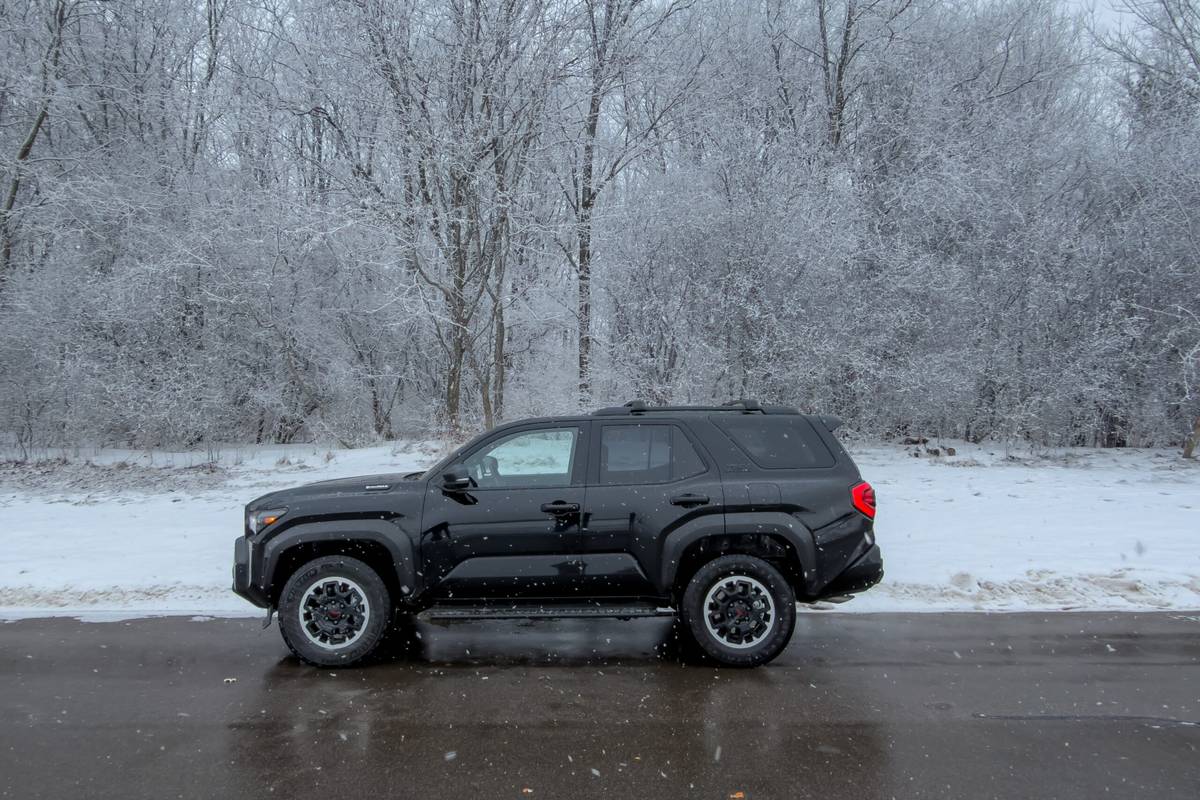 toyota 4runner hybrid trd off road premium 2025 04 exterior profile winter scaled jpg