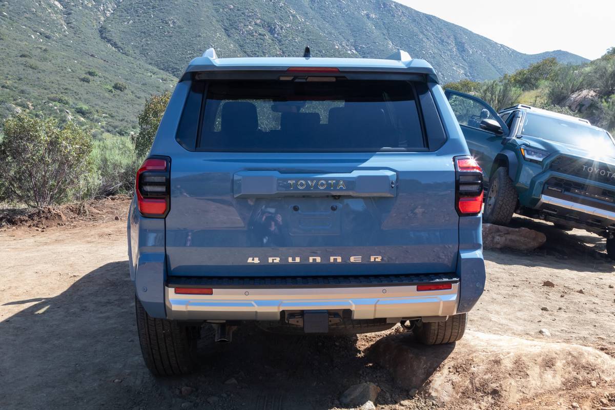 toyota 4runner limited 2025 35 exterior rear scaled jpg
