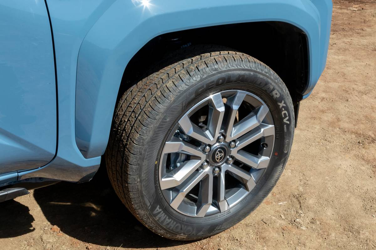 toyota 4runner limited 2025 36 exterior wheel scaled jpg