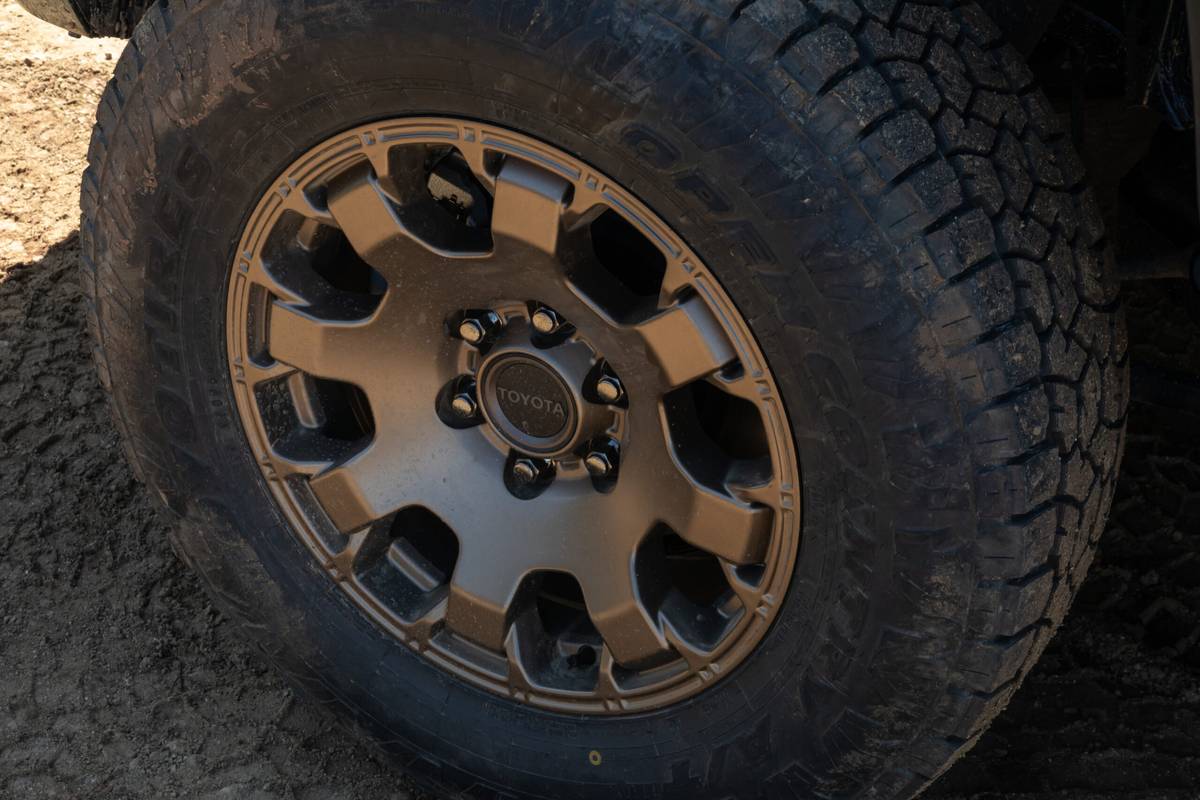 toyota 4runner trailhunter 2025 24 exterior wheel scaled jpg