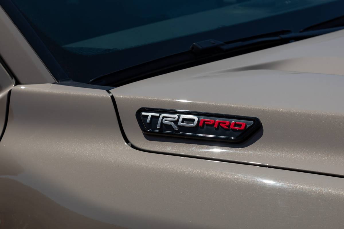 toyota 4runner trd pro 2025 05 exterior profile badge scaled jpg