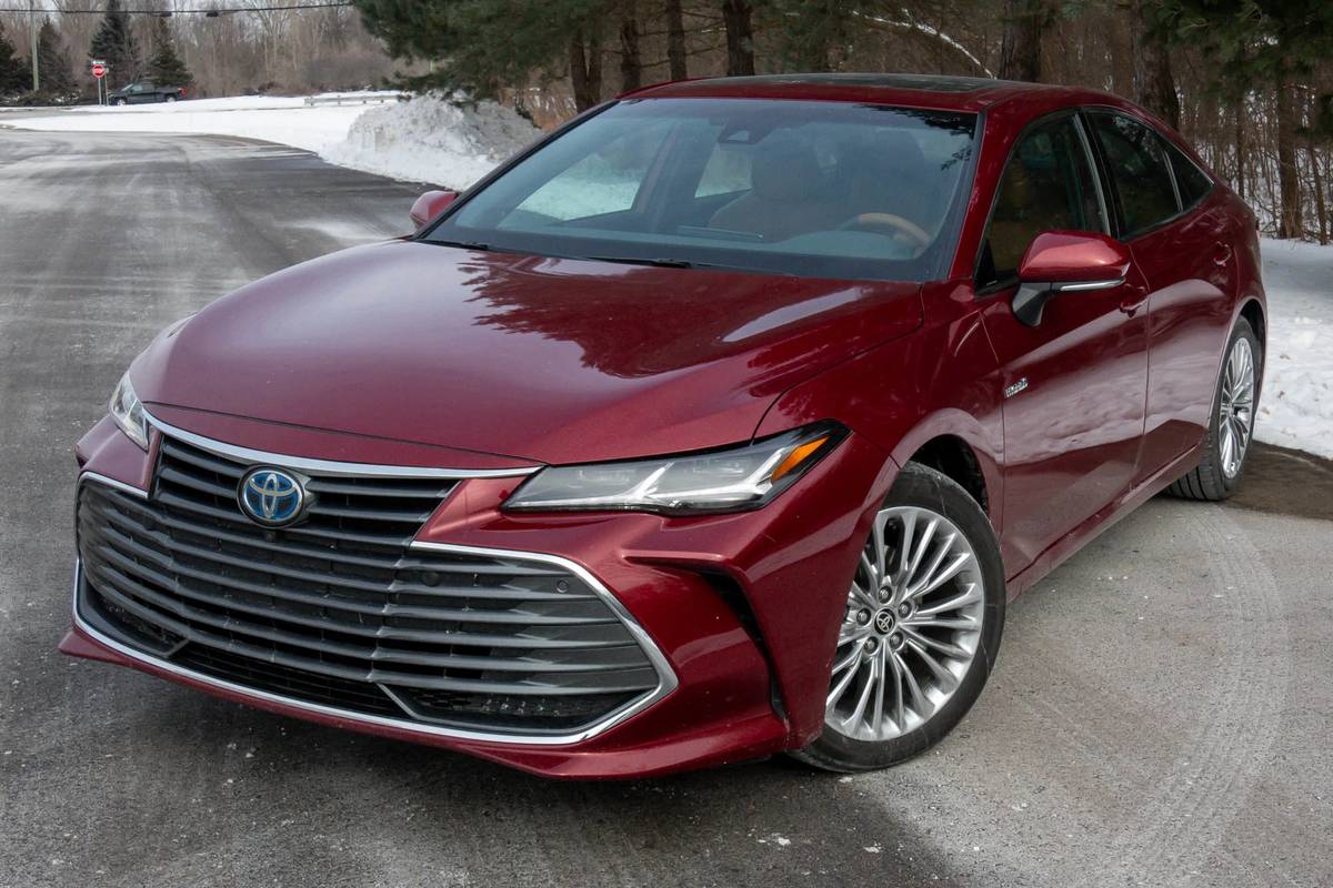 2022 Toyota Avalon Hybrid Review, Pricing, & Pictures